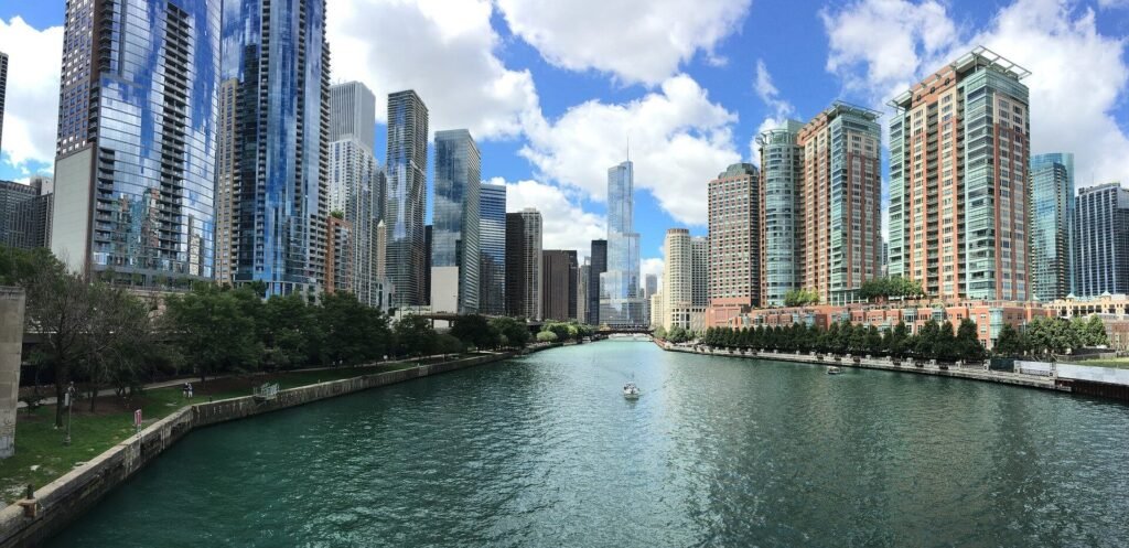 life-storage-moving-to-chicago